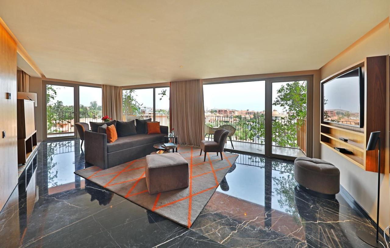 Hotel Jadali & Spa مراكش المظهر الخارجي الصورة The living room of a suite at the hotel